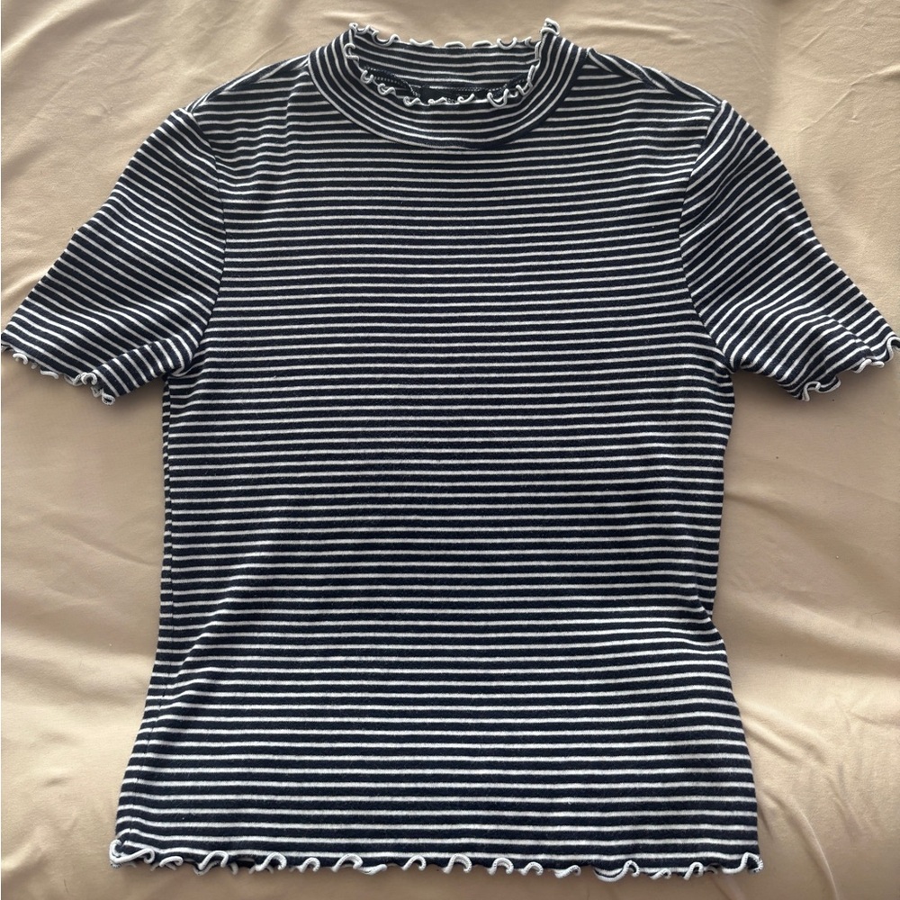 Forever 21 Black and White Striped Short Sleeve Top